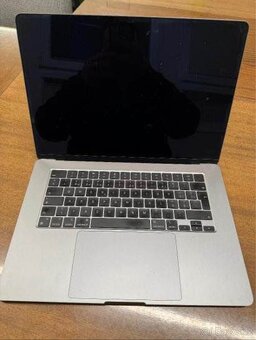 MacBook Air 15 16/512 - 5