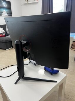 PlayStation 5 Pro + dva dualSense ovladače a monitor MSI G32 - 5