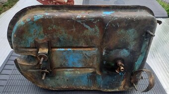 Zetor 25 -nádrž - 5