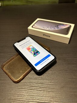 iPhone Xr, 128GB, Black - 5