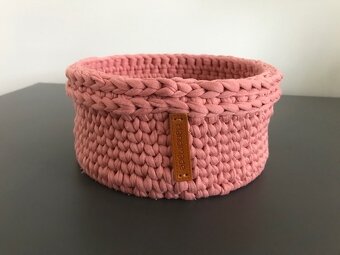 Ručně háčkovaný košík na postýlku, košíky na doplňky - 5