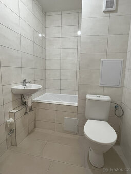 Byt 2+kk, 42m2, Bruntál, lodžie. Po rekonstrukci. - 5