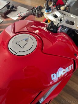 Ducati Panigale V4S - 5