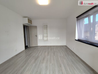 Pronájem bytu 1 + kk, balkon - 5