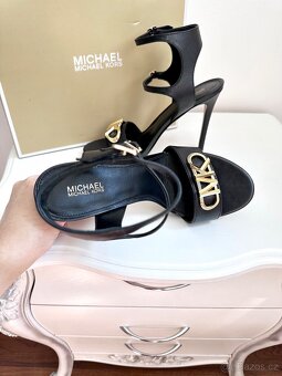 Kožené sandály na podpatku Michael Kors ( Nové s cenovkou) - 5