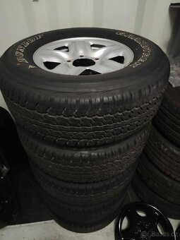 5ks - Toyota Land Cruiser kola 285/65 R17 - NEJETÉ - 5