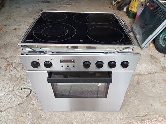 Sklokeramická varná deska s troubou - 5