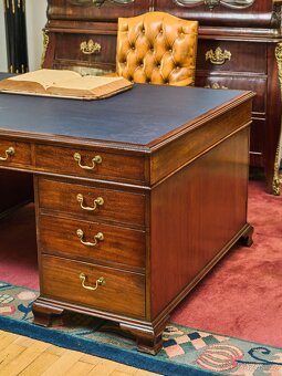 Velký anglický psací stůl. Oboustranný - 5