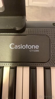 Prodám a nebo vyměním za harmoniku elektrické klávesy casio - 5