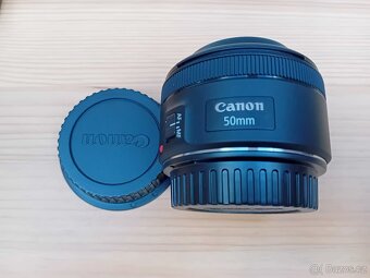 Canon EOS 77D - 5