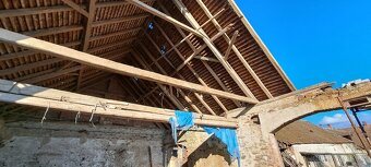 Staré trámy za odvoz. - 5