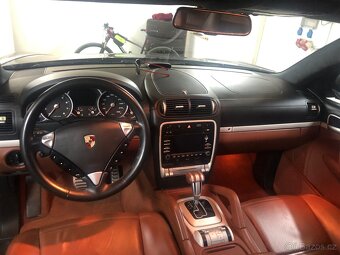 Porsche Cayenne Turbo 4.8 - 5
