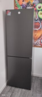 Úplně nová lednice HOOVER HOCE4T618EB. - 5
