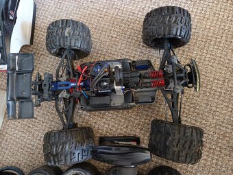 RC Traxxas erevo - 5