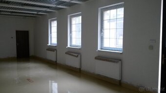 Pronájem nebytových prostor sklady + kanceláře - 5