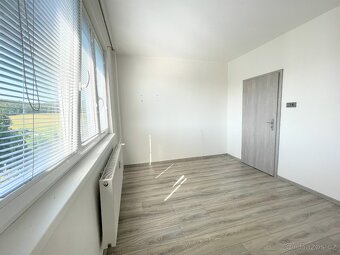 Pronájem zrekonstruovaného bytu 2+kk o velikosti 43 m2 ve Cv - 5