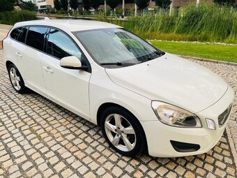 Volvo V60 2.0D 120KW 5VÁLEC MANUÁL CITY SAFETY BLUETOOTH - 5