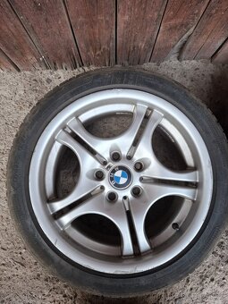Originál dvourozměrné alu disky BMW Mpacket R17 + letní pneu - 5