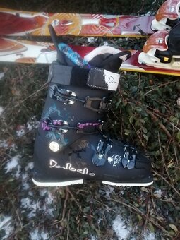 lyže 153  + lyžáky 40 - 5