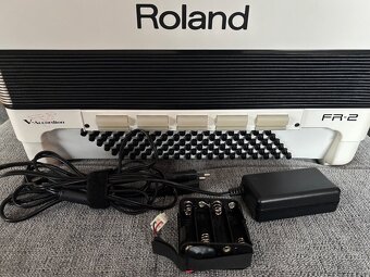 Elektronický akordeon Roland FR-2 klávesový / harmonika - 5