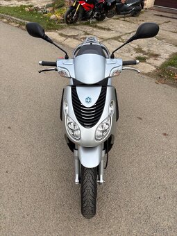 Piaggio Carnaby 200 - 5