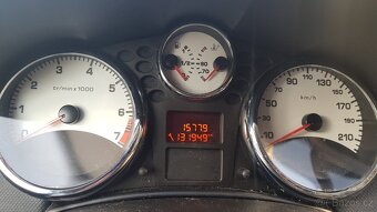 Peugeot 207 1,4 rok 2012 - 5