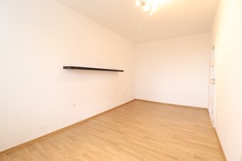 Prodej bytu 3+1, 68 m2/L, Hradec Králové - ul. Na Kotli. - 5
