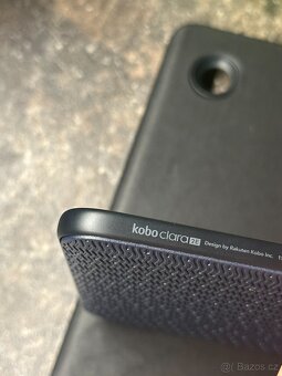Čtečka knih Kobo Clara 2E 16GB modrá + obal - 5