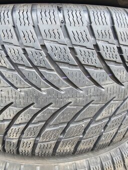 235/40R19 - 5