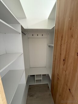 Šatní skříň - nová - 5
