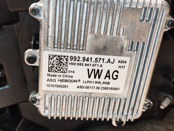 přední levý světlo na Superb 3 - 5