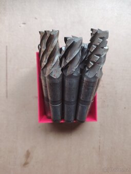 Sada fréz HSS – 200 ks, různé průměry, ČZ - 5