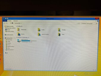 Mini PC HP t520 s LCD monitorem ACER K222HQL - 5