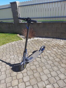 Prodám Elektrickou koloběžku Xiaomi Electric Scooter 3 - 5