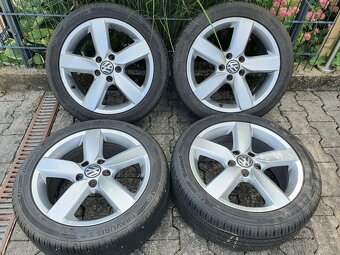 Alu kola vw 5x112 r17 7j et54 letni pneu 225/45/17 - 5