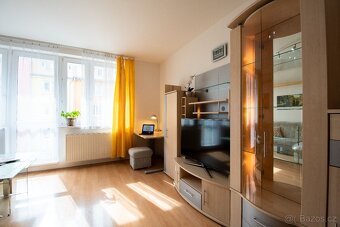 Moderní stylová obývací stěna s podsvícením - 5