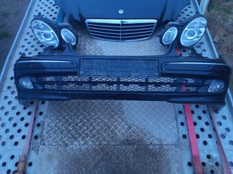 Předek Mercedes W211 před FL - 5