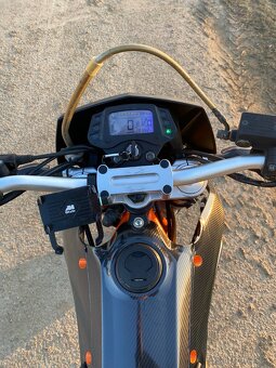 Yuki 125i SR - 5