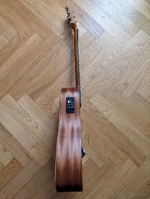 PRODÁM ELEKTROAKUSTICKOU KYTARU TAYLOR BT2E - 5