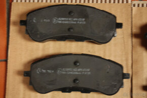 brzdové destičky Brembo P 61120 - 5