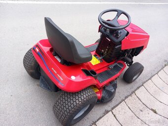 Prodám zahradní traktor Toro 16-38 HXL - 5