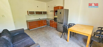 Pronájem atypického bytu, 19 m², Hradec Králové, ul. Sokolsk - 5