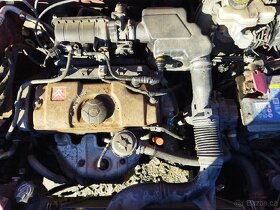 Prodám veškeré náhradní díly z Citroën saxo 1.1i 44 KW HFX - 5