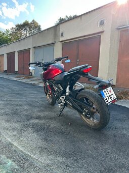 Honda cb125r nájezd pouze 4800km - 5