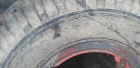 Predám pneumatiky na RTO..aj s diskami..rozmery 11,00-20 - 5