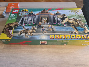 LEGO® Jurassic World™ 76961 Návštěvnické centrum/balíkovna30 - 5