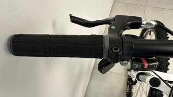 Horské kolo Cannondale, rám М, pro jezdce od 160 cm. - 5