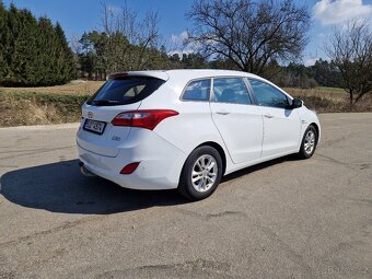 Hyundai i30 kombi 1.6 MPI 88 kw Trikolor Komfort, 1. majitel - 5