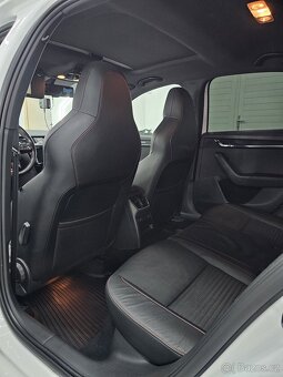 Octavia 3 rs benzín air 380hp - 5
