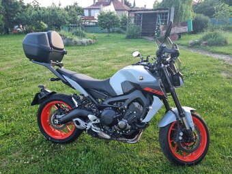 Yamaha MT09 - 5